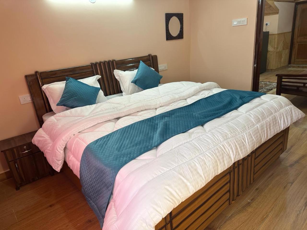 Nav Nidhi B&B Shimla Exteriör bild